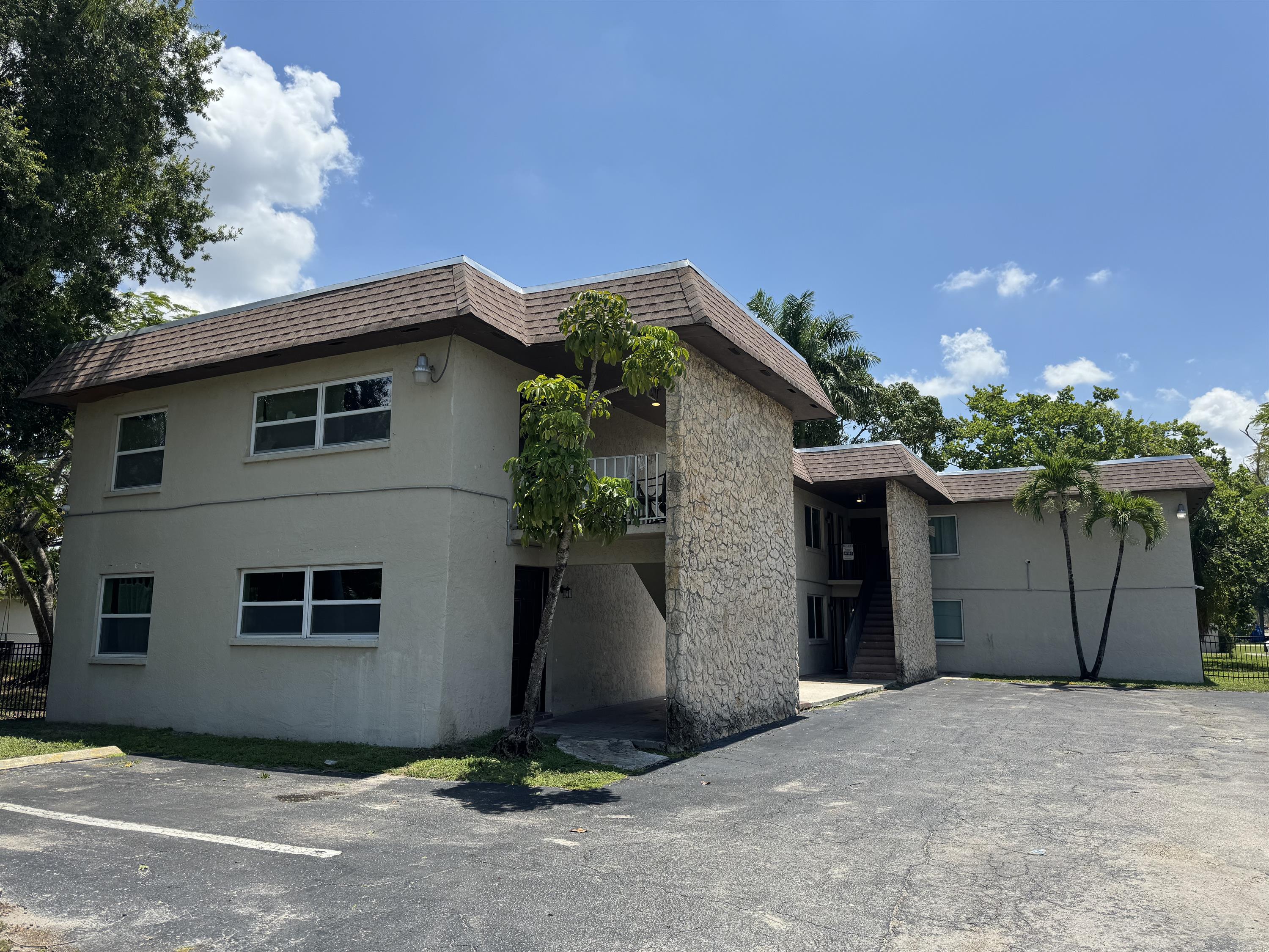 4331 Glenwood Avenue - 3
